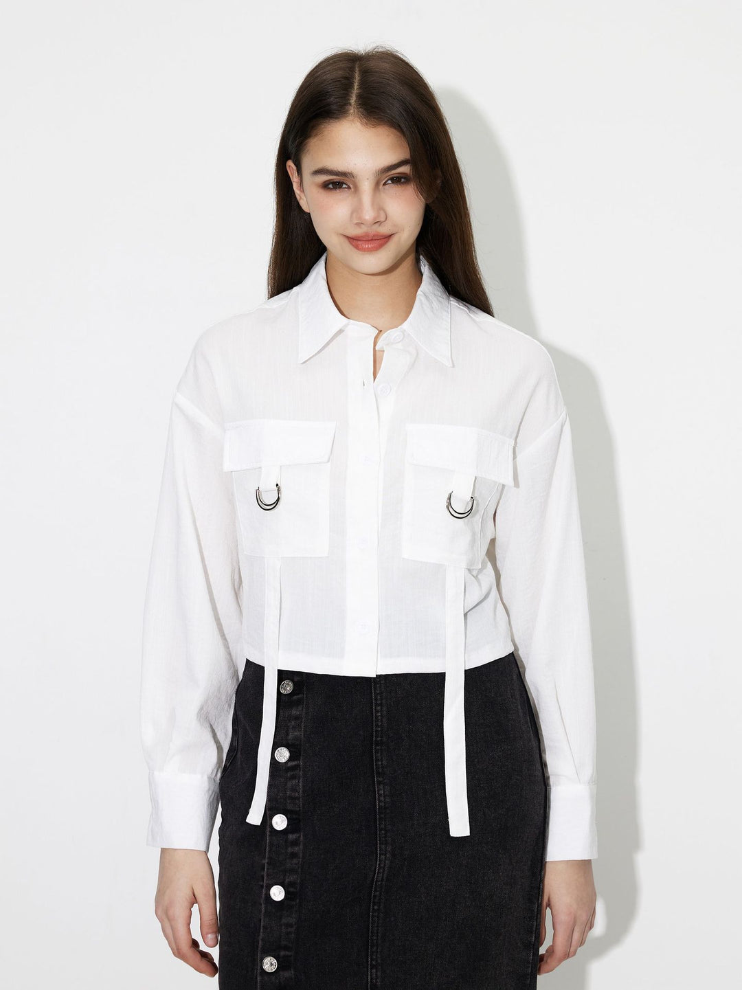 Dame cropped skjorte med praktiske lommer og moderne detaljer Skjora