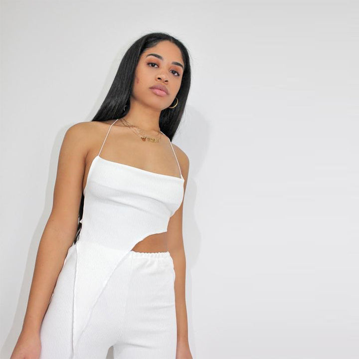 Dame asymmetrisk Crop-Top med fin ribbestruktur og dyp utringning Skjora