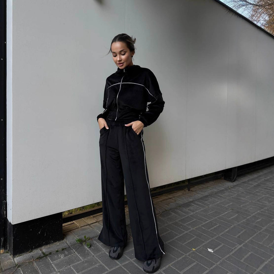 Kvinners avslappede fleece loungewear sett med kort jakke og komfortable bukser Skjora