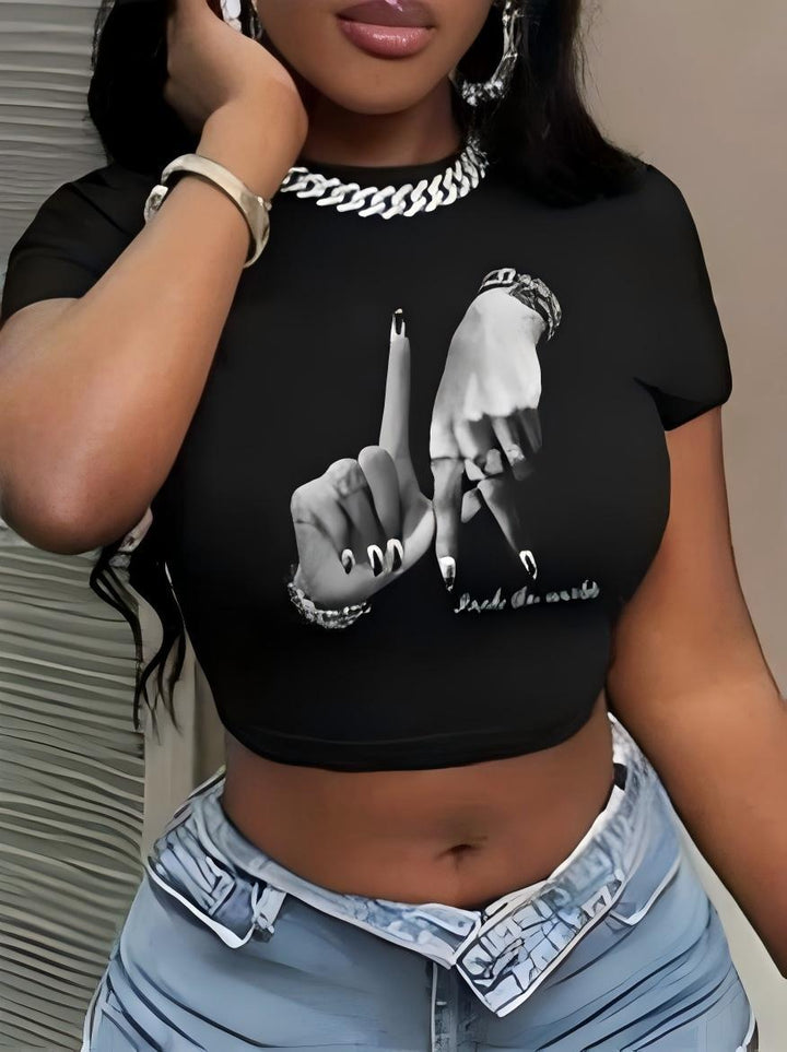 Dame Crop-Top med kunstnerisk statement-trykk Skjora
