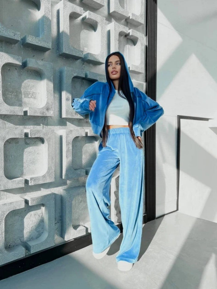 Kvinners sporty velour loungewear-set med kort hettegenser og vide ben Skjora