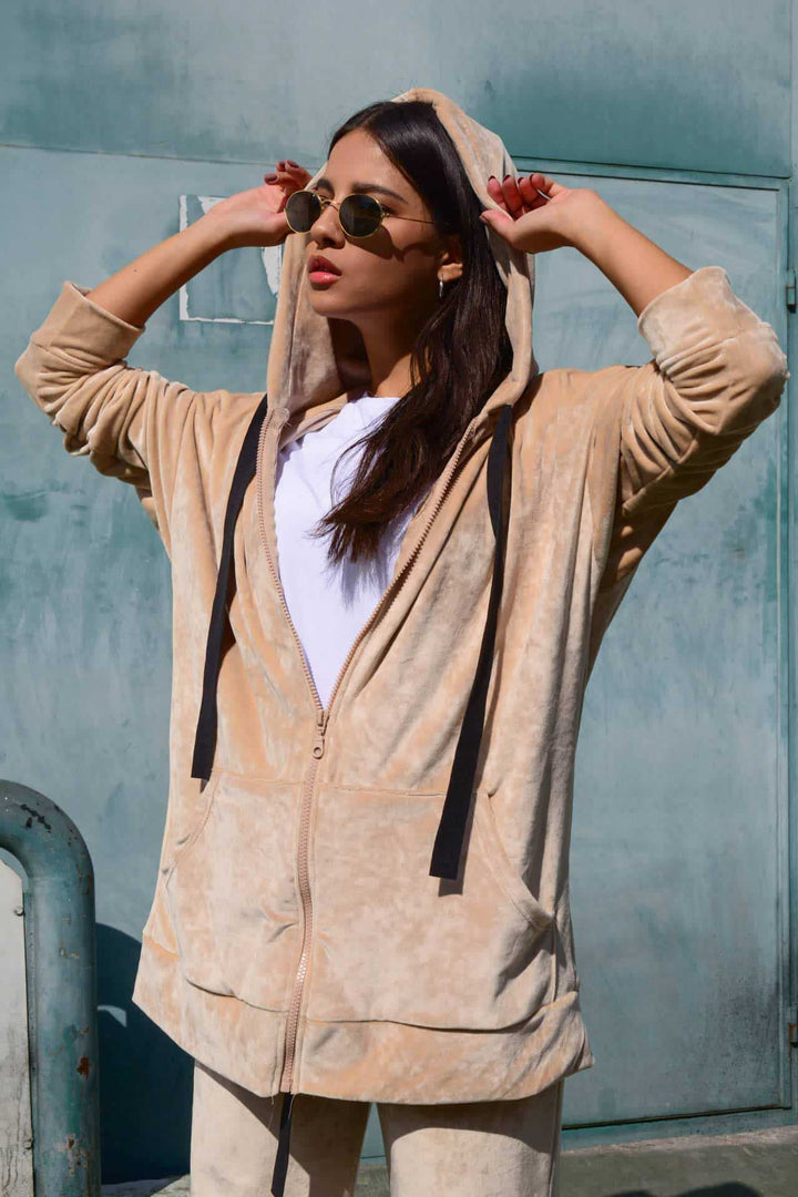Dame Oversized Hettejakke laget av myk velour Skjora