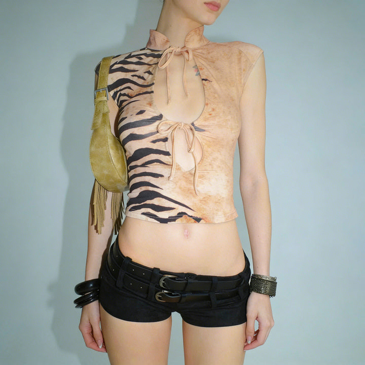Dame Figurtilpasset Korteermet Overdel med Halterneck og asymmetrisk Design Bluse