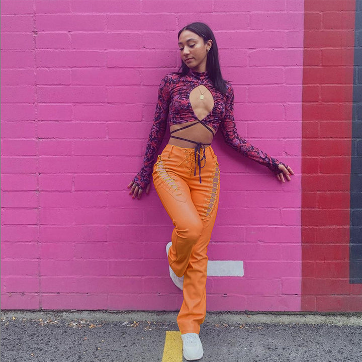 Dame Crop-Top med innovativt cut-out-design og lange ermer Skjora