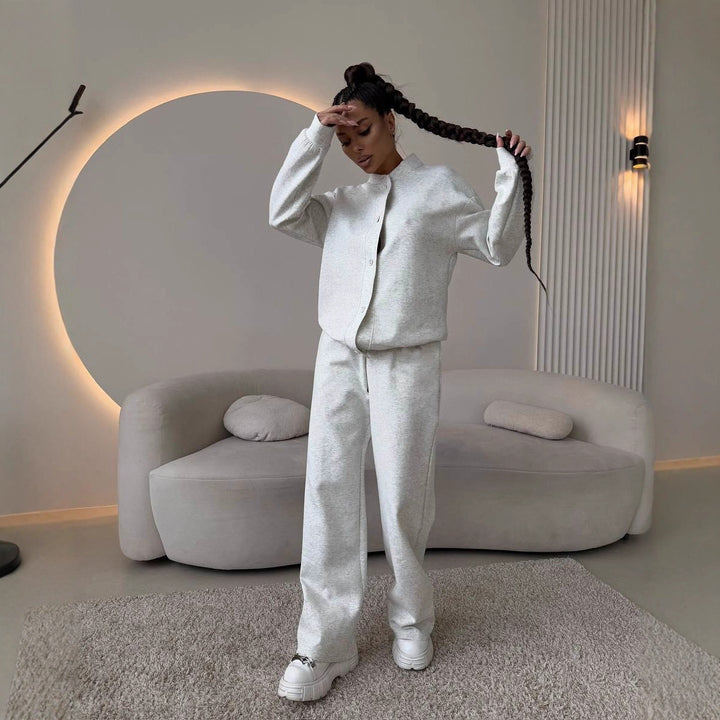 Kvinnes elegant hverdags loungewear sett med knappe detaljer Skjora