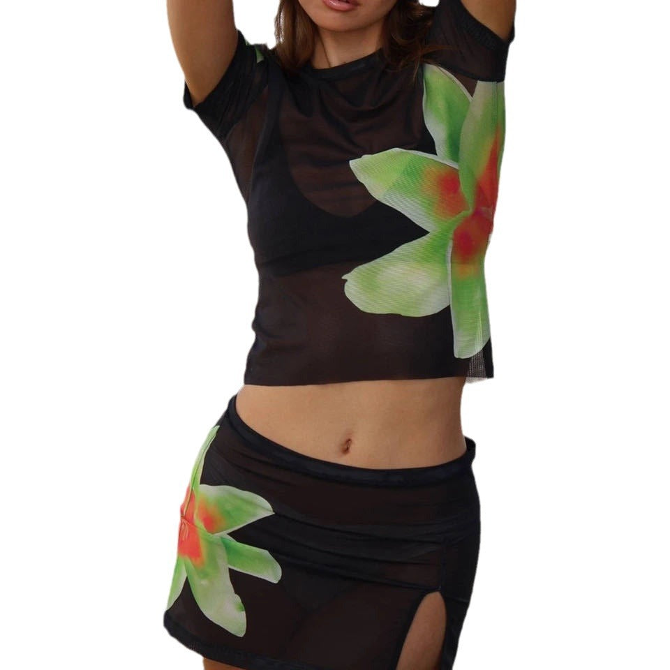 Dame luftig strandoutfit med floral design Skjora