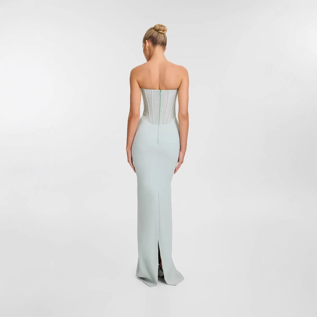 Damer Kroppsnær Maxikjole med elegant drapering og innovativ ryggdesign Skjora