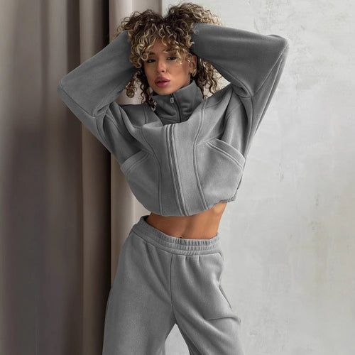 Dame sporty fleece joggedress med hette og lommer Skjora