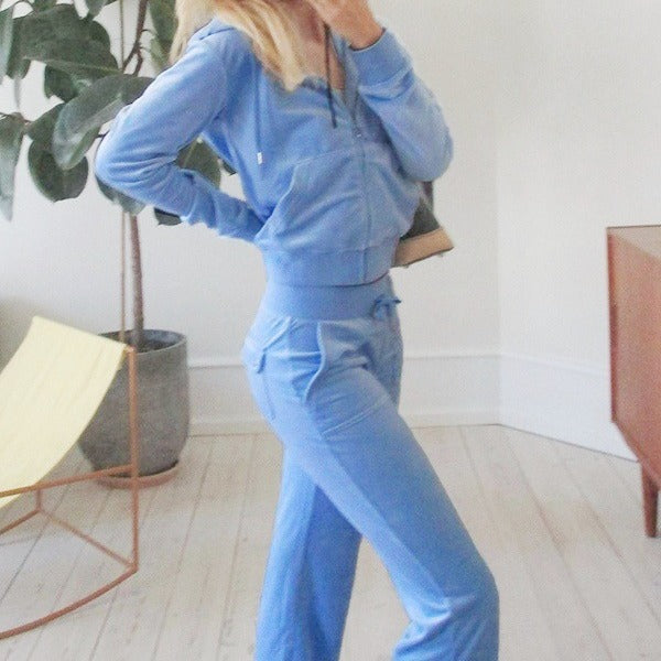 Kvinnenes sporty luksus joggesett med hette og elastisk livninje Skjora