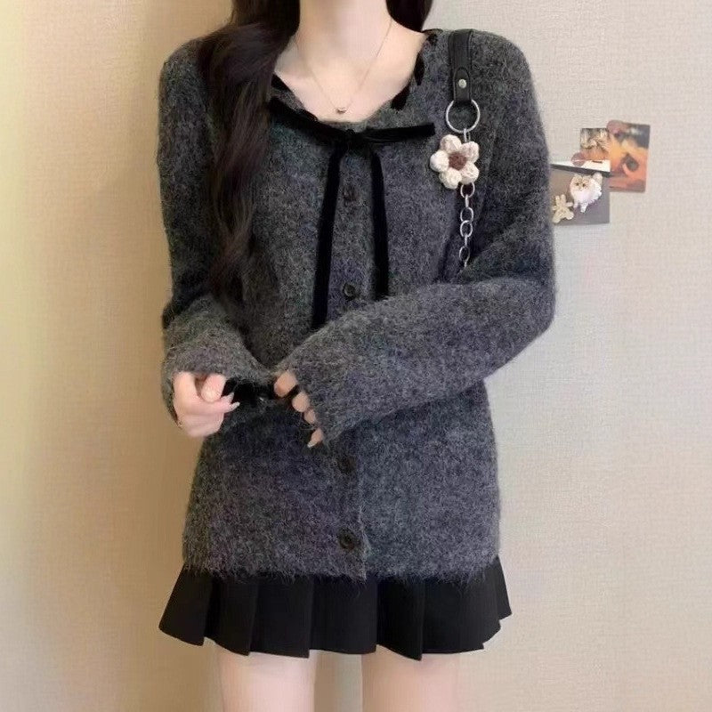 Kvinnes Cozy Cardigan med Fasionabel Krage og Knapper Detaljer Skjora