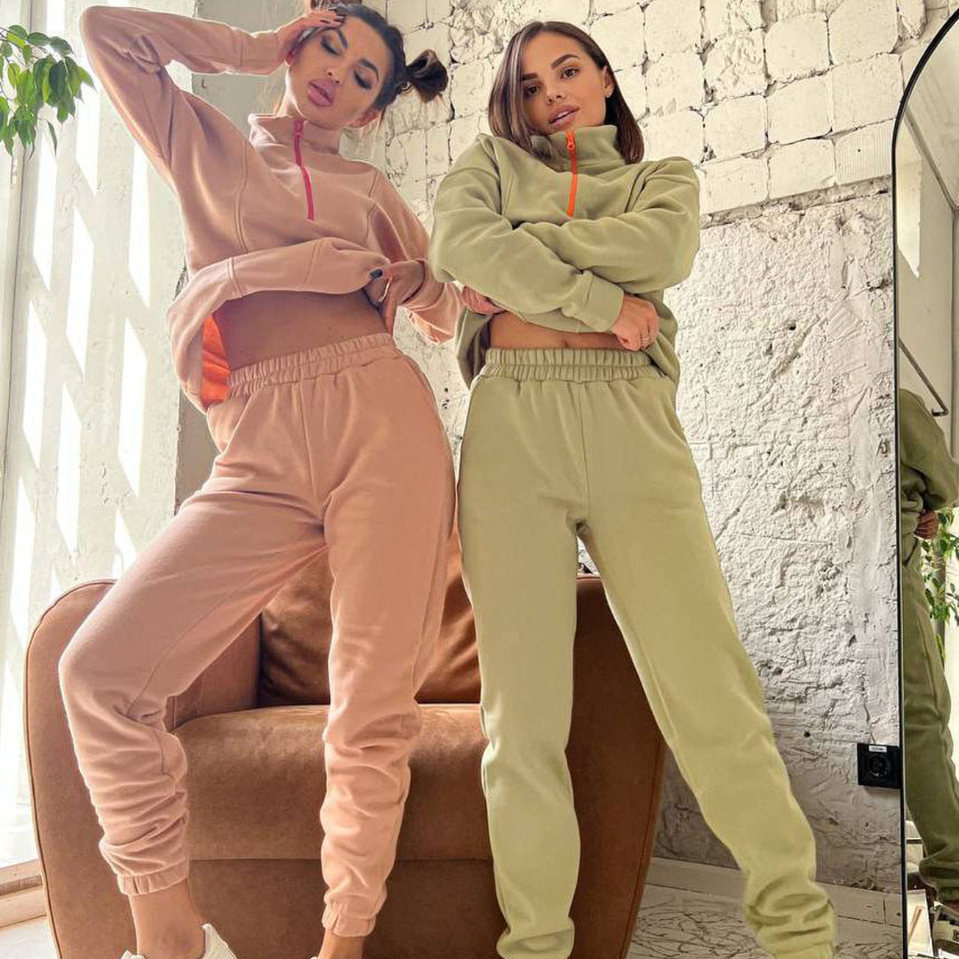 Women's sporty fleece loungewear set with practical zip Skjora