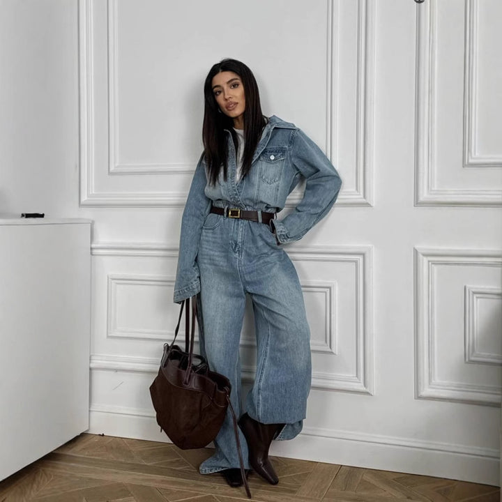 Kvinne denim jumpsuit med justerbart belte og vide ben Skjora