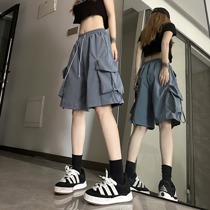 Kvinne cargo shorts med praktiske sidelommer og elastisk midjebånd
