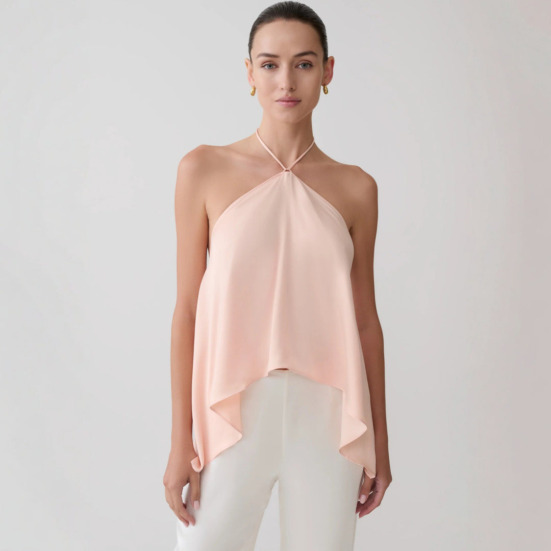 Dame Halter-Topp laget av flytende chiffon med asymmetrisk hem Skjora