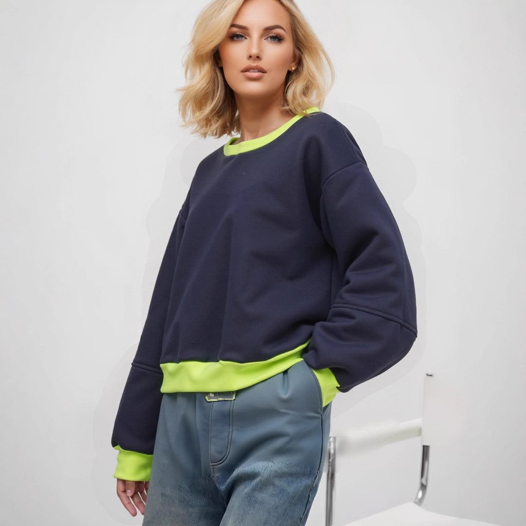Kvinnelig casual sweatshirt med kontrasterende mansjetter og moderne snitt Skjora