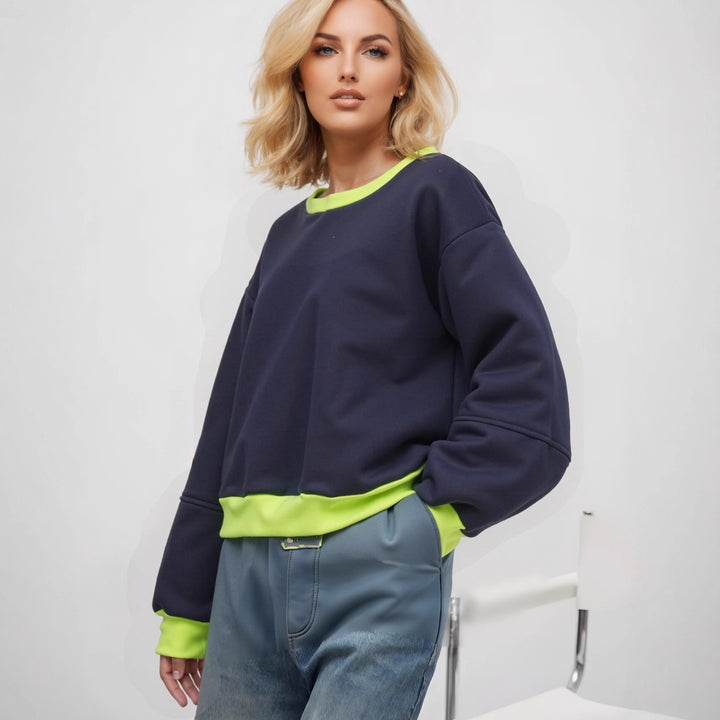 Kvinnelig casual sweatshirt med kontrasterende mansjetter og moderne snitt Skjora