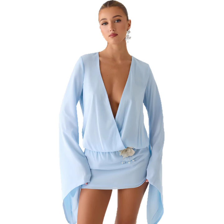 Kvinnes kimono kjole med flytende snitt og elegant V-hals