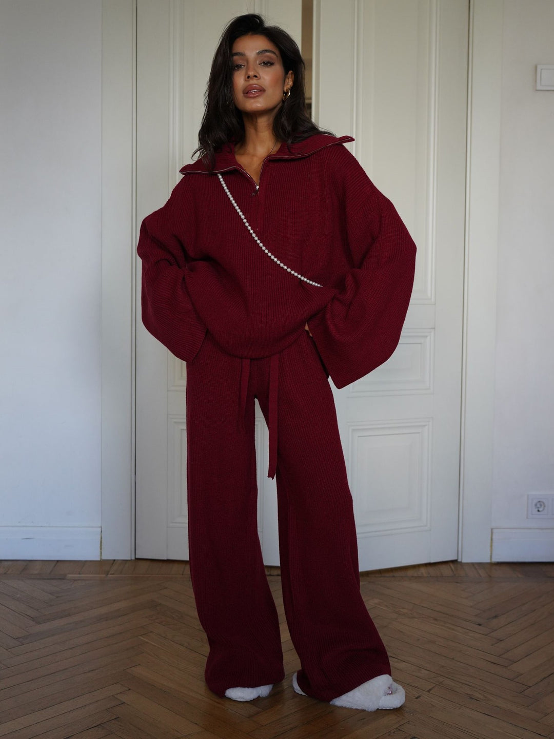 Kvinnens myke strikkedrakt med trendy oversized passform Skjora