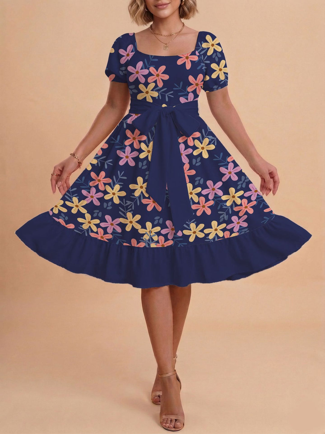 Damen Verspieltes Maxikleid mit Bärenmuster und taillierbarem Band Skjora