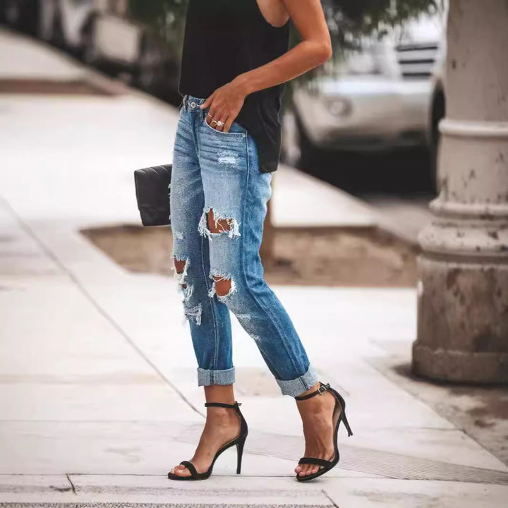 Dame Destroyed Boyfriend Jeans i en avslappet stil med høye rifter Skjora