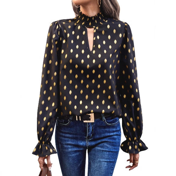 Dame elegant Bluse med moderne halsutskjæring og gyldne detaljer Skjora