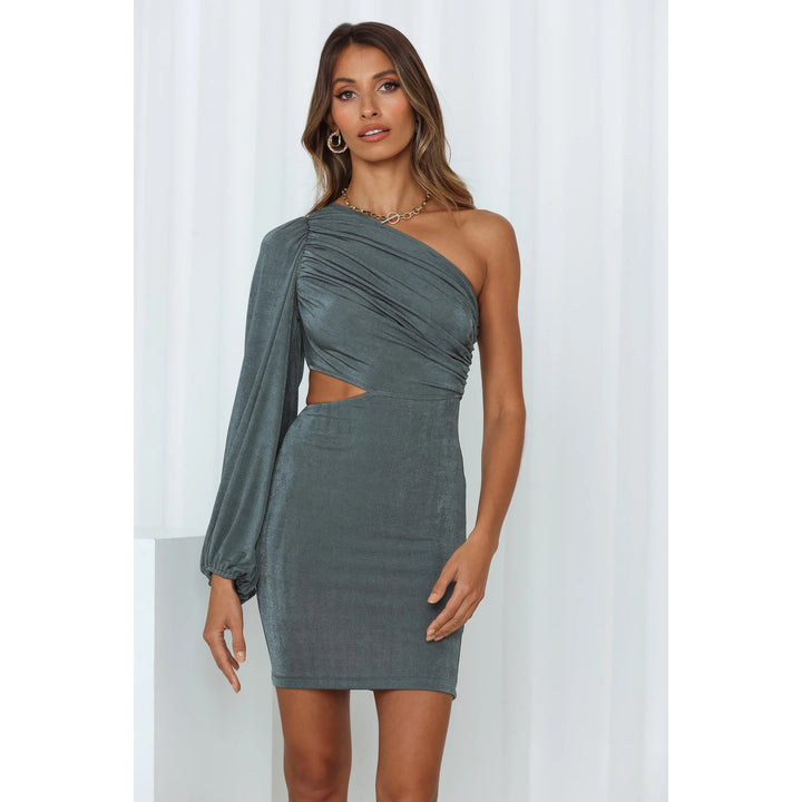 Damer Elegant One-Shoulder Kjole med Raffinert Snitt og Karakteristisk Slitt