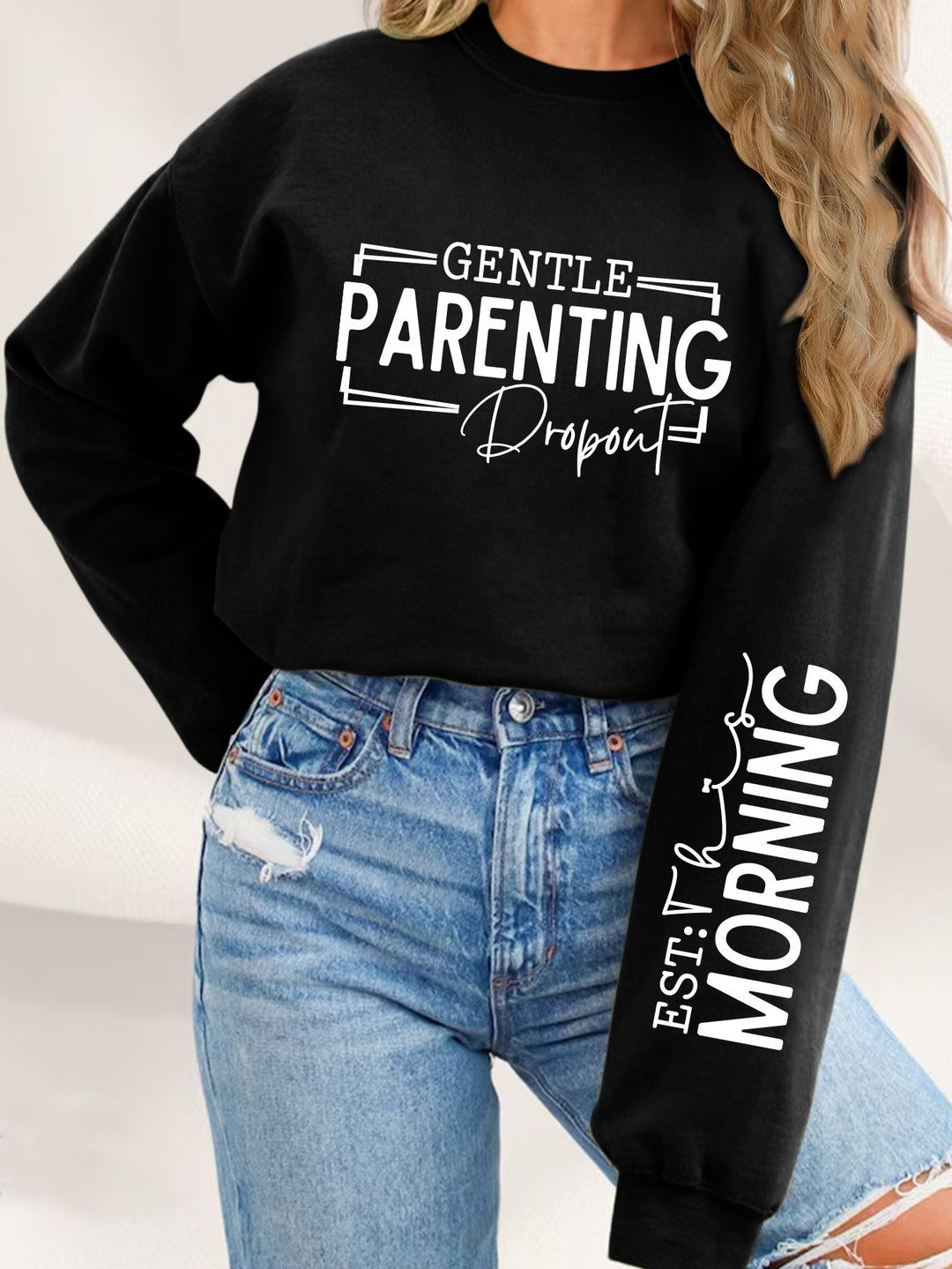 Kvinnegenser med unikt trykk av foreldremotiv og avslappet passform Skjora