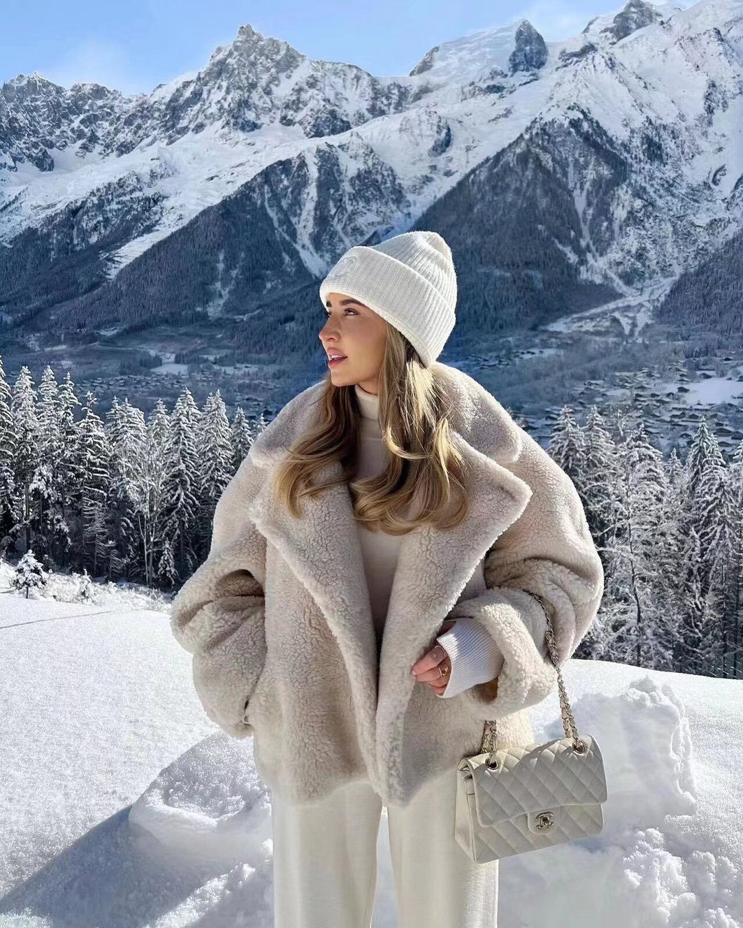 Kvinne Cozy Plush Jakke i Elegant Oversized Stil Skjora