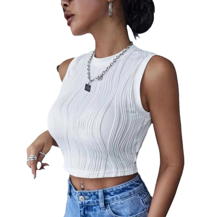 Kvinne crop top med teksturert overflate og høy hals
