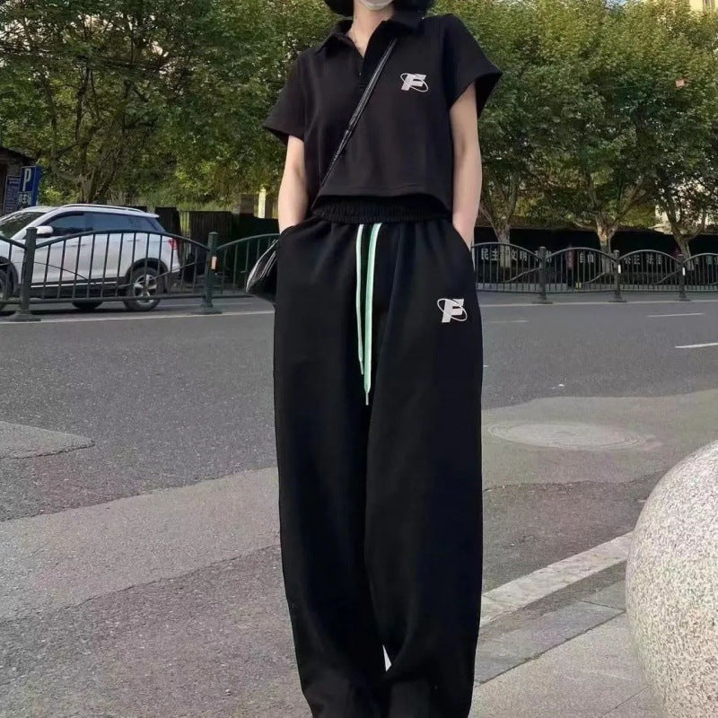 Kvinners sporty sett med kort topp og joggebukser Skjora