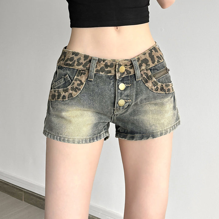 Dame Leopardtrykk Denim-Shorts med knappdetaljer og elastisk belte Skjora