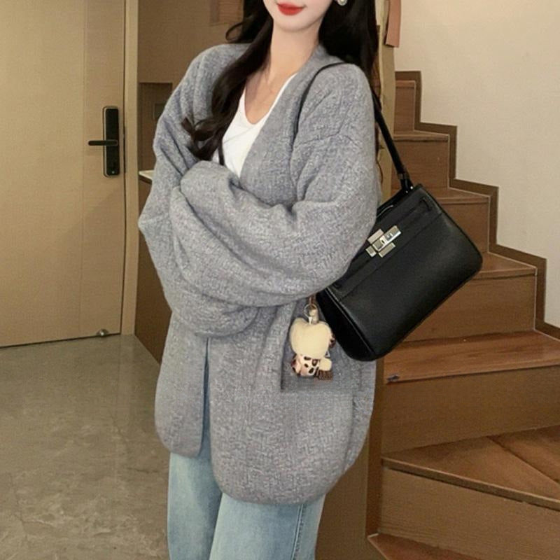 Kvinners oversized strikket cardigan med en avslappet fasong Skjora