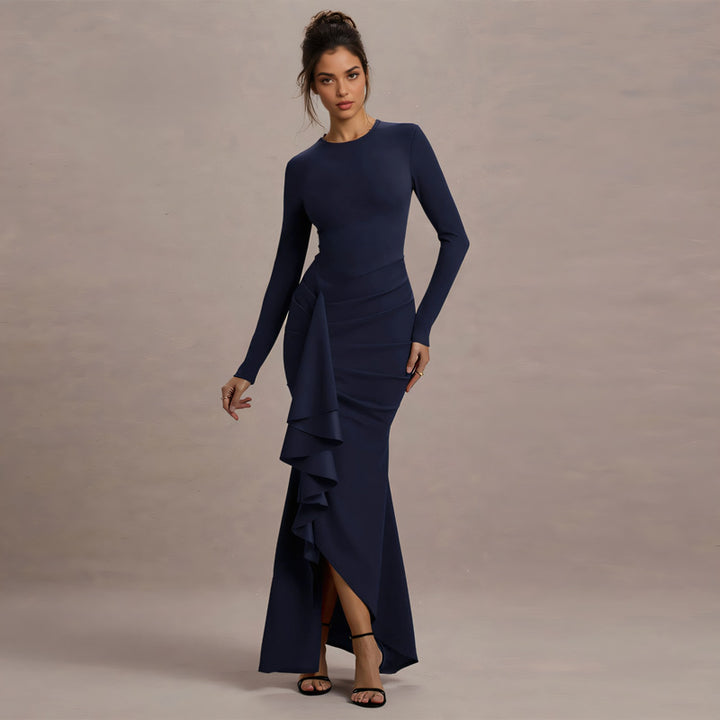 Dame elegant maxikjole med asymmetrisk volanginnsats og lang silhuett Skjora