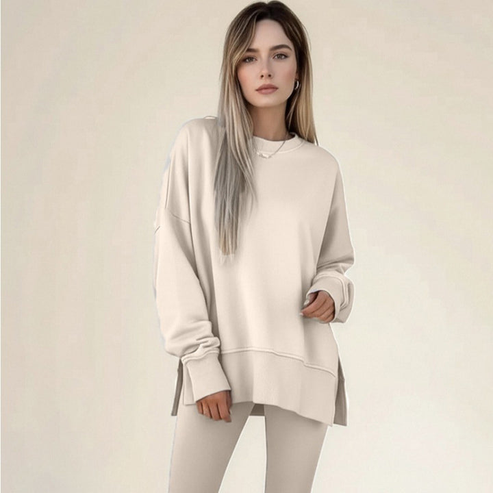 Komfortabelt treningstøy for kvinner med romslig genser og tettsittende leggings Skjora