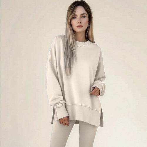 Komfortabelt treningstøy for kvinner med romslig genser og tettsittende leggings Skjora