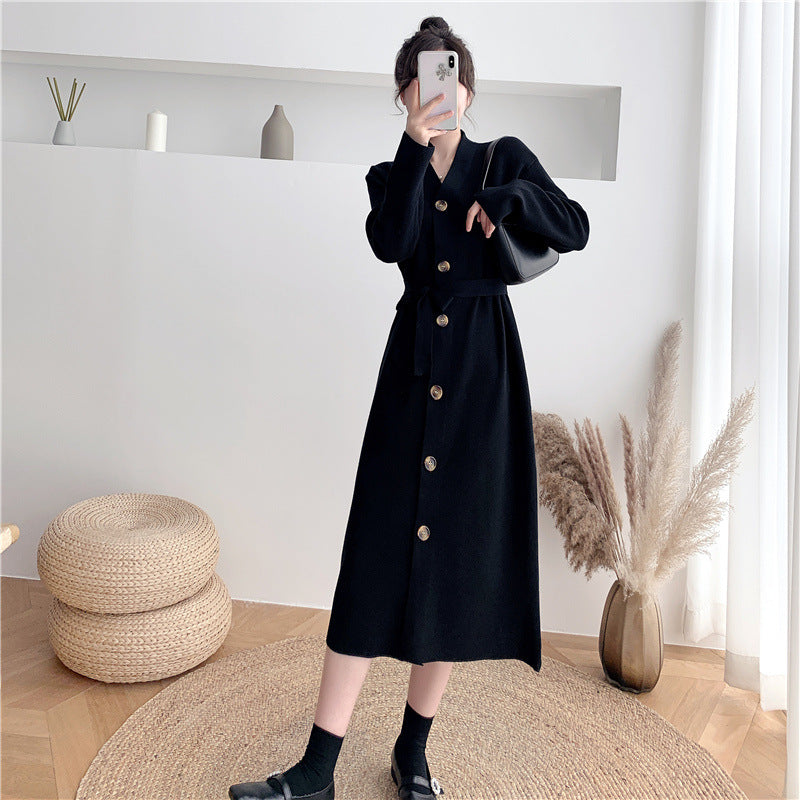 Dame elegant strikket kjole med belte og knapper Skjora