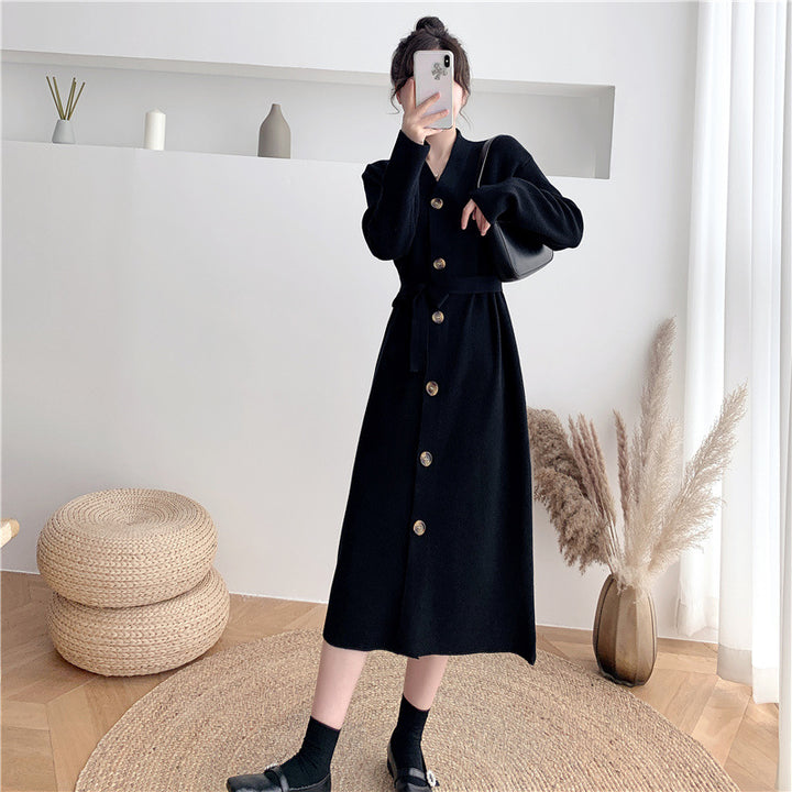 Dame elegant strikket kjole med belte og knapper Skjora