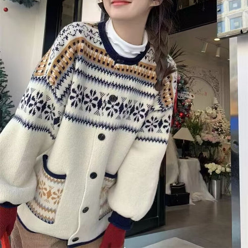 Kvinner Cozy Cardigan med hette og dekorativt mønster Skjora