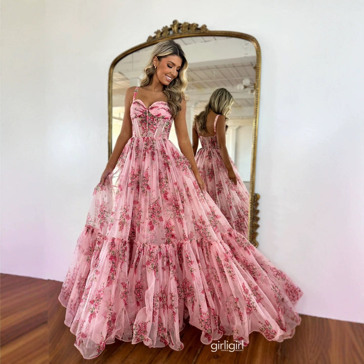 Dame elegant maxi kjole med blomster volanger detaljer og skreddersydd silhuett