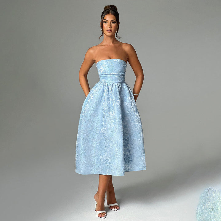 Damen Ballkleid mit schulterfreiem Design und fließendem Rock Skjora