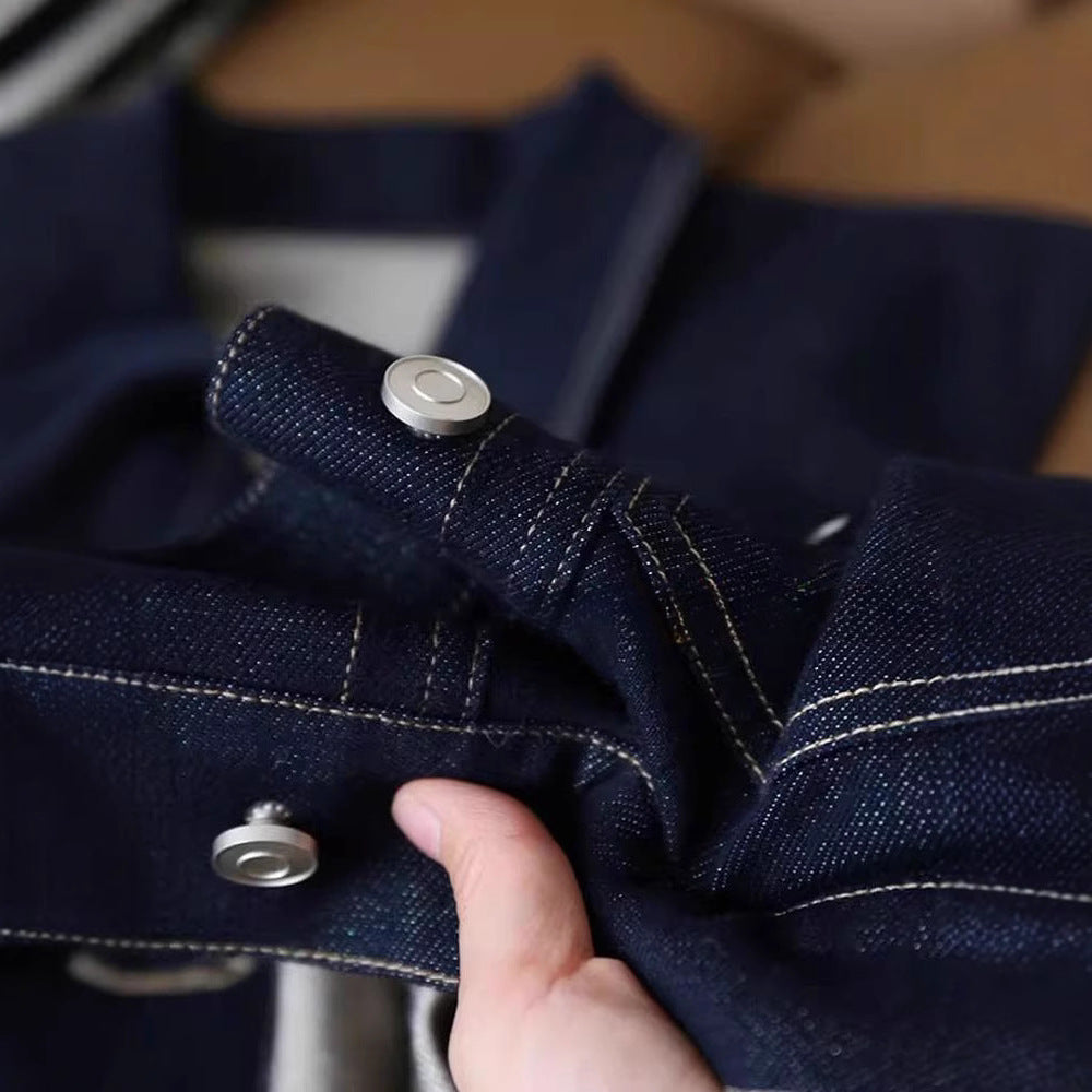 Kvinnes stilige denimjakke med dekorative lommer og kontinuerlig knappelukking Skjora