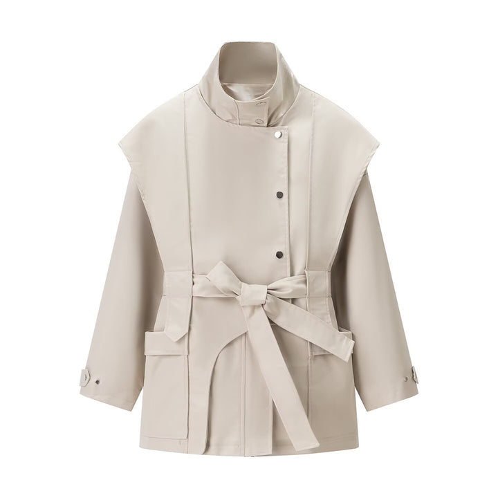 Kvinnes moderne trenchcoat jakke med høy krage og praktiske lommer Skjora