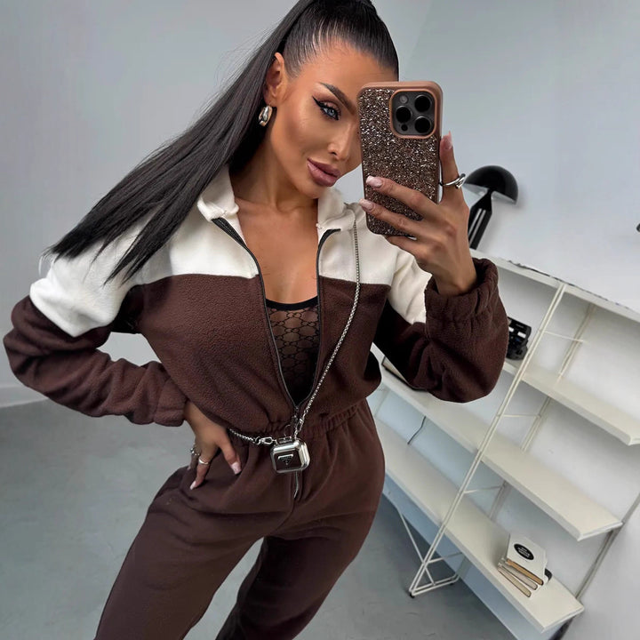 Kvinnes Casual Fleece Overall med Elegant Glidelås og Hette Skjora