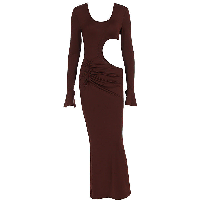 Damer elegant Maxi-kjole med asymmetrisk cut-out og rynker Skjora