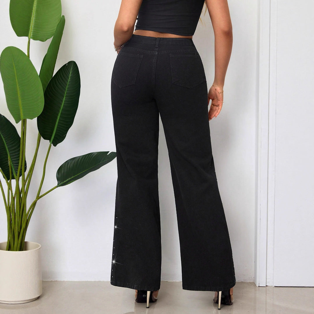 Kvinne High-Waist Jeans med glitrende rhinestones og bred cut Skjora
