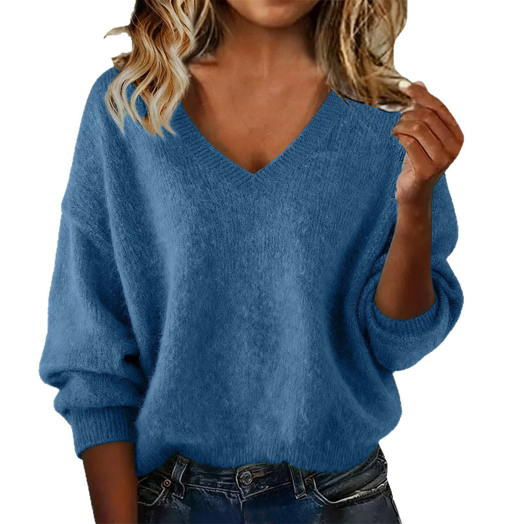 Women's V-neck sweater made of soft fluffy material and oversized fit Skjora