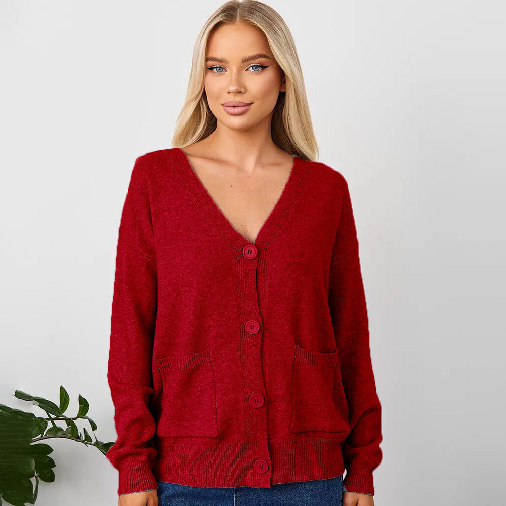 Kvinnens chunky strikket cardigan med dyp V-hals og praktiske lommer Skjora
