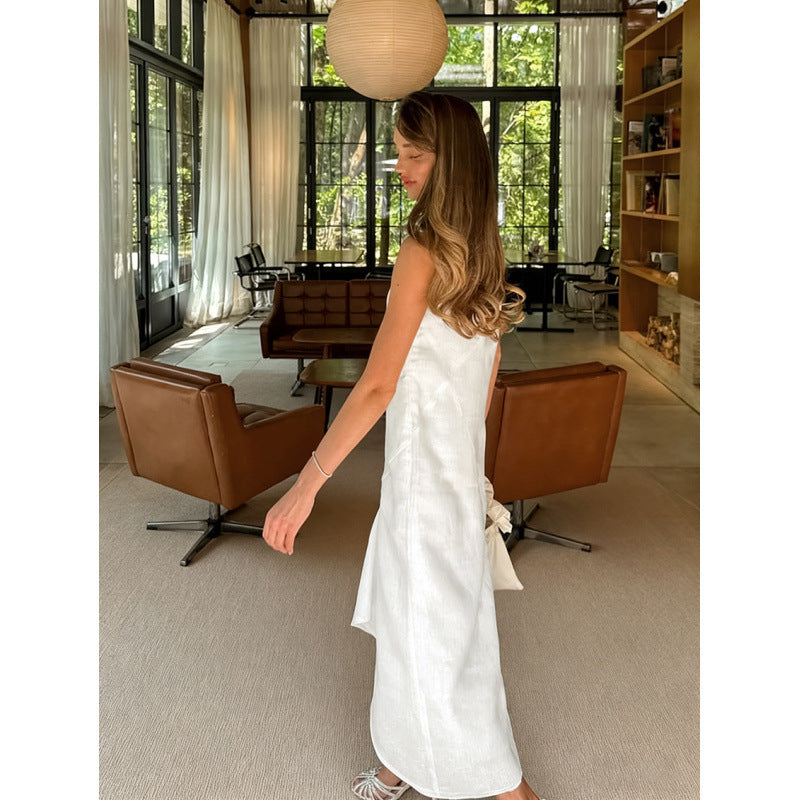 Damer midi-kjole med asymmetrisk hem og elegant snitt Skjora