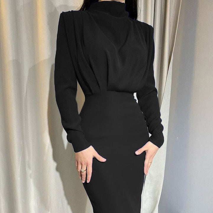Dame Elegant Langermet Maxi-Kjole med raffinert Drapering og Høy Krage Skjora