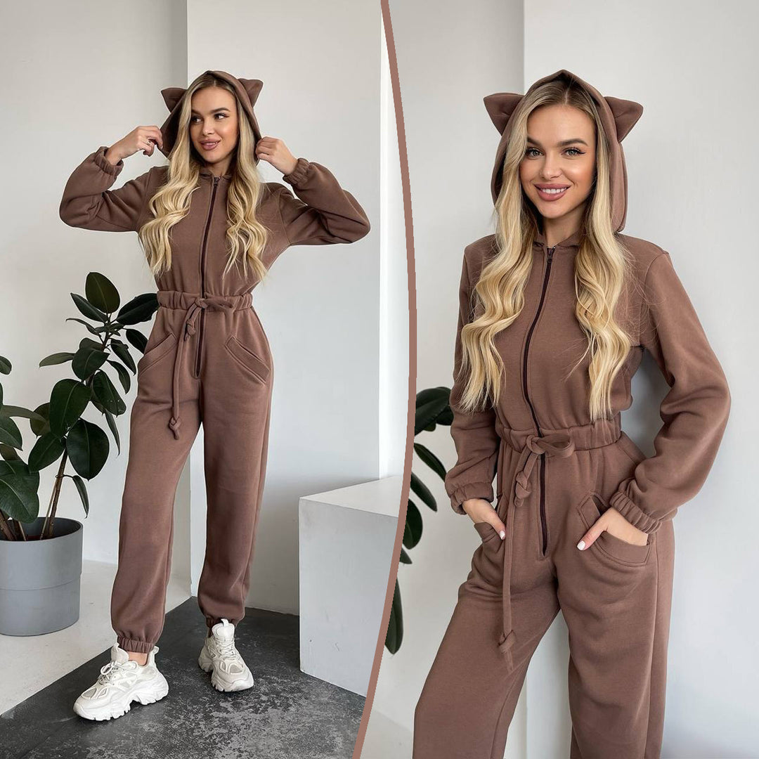 Kvinnenes koselige fleece jumpsuit med hette og søte ører Skjora